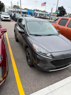 Gray 2020 Ford Escape SE for sale in Davison, MI