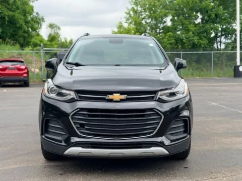 Photos of 2020 Chevrolet Trax LT for sale in Davison, MI at Hank Graff Chevrolet Davison
