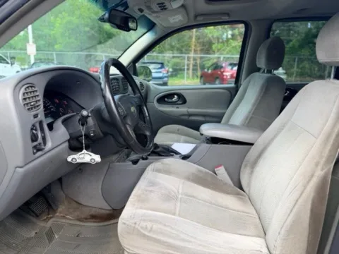 More photos of 2006 Chevrolet TrailBlazer EXT LT at Hank Graff Chevrolet Davison, MI