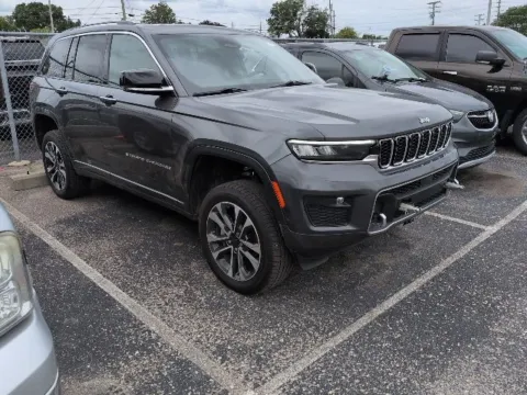 More photos of 2022 Jeep Grand Cherokee Overland at Hank Graff Chevrolet Davison, MI
