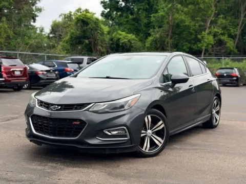 Gray 2017 Chevrolet Cruze LT for sale in Davison, MI