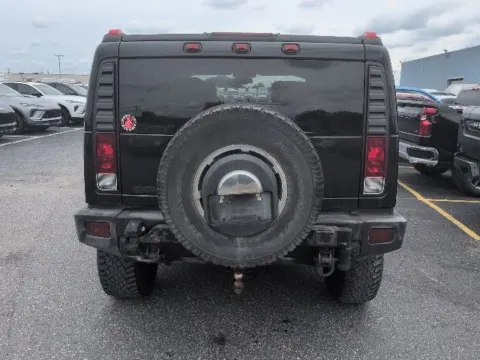 More photos of 2006 Hummer H2 at Hank Graff Chevrolet Davison, MI
