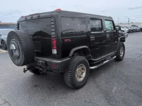 More photos of 2006 Hummer H2 at Hank Graff Chevrolet Davison, MI