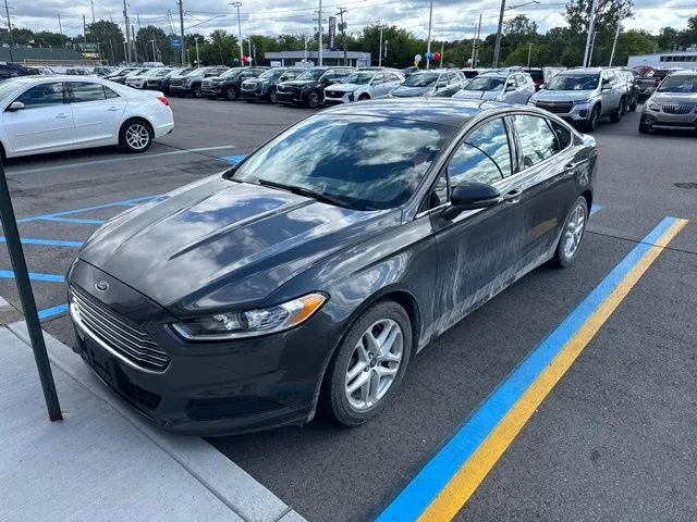 Gray 2016 Ford Fusion SE for sale in Davison, MI