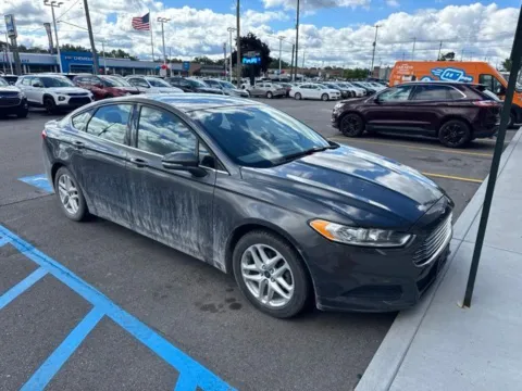 Photos of 2016 Ford Fusion SE for sale in Davison, MI at Hank Graff Chevrolet Davison