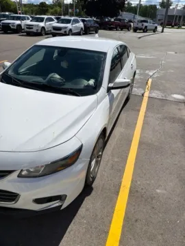 White 2018 Chevrolet Malibu LT for sale in Davison, MI
