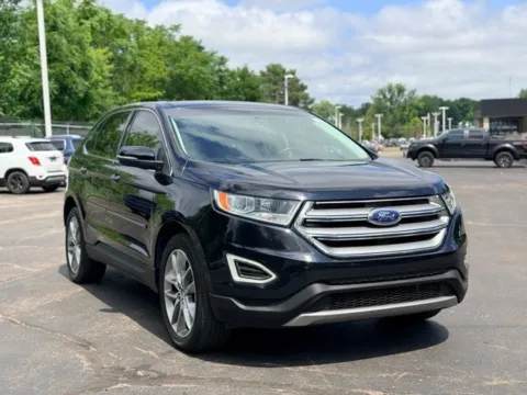 More photos of 2017 Ford Edge Titanium at Hank Graff Chevrolet Davison, MI