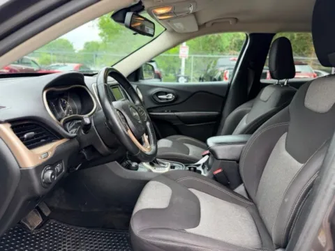 More photos of 2014 Jeep Cherokee Latitude at Hank Graff Chevrolet Davison, MI