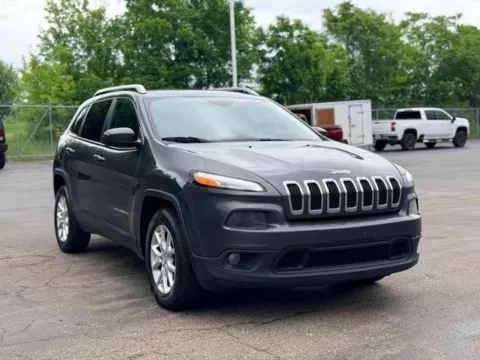 Photos of 2014 Jeep Cherokee Latitude for sale in Davison, MI at Hank Graff Chevrolet Davison
