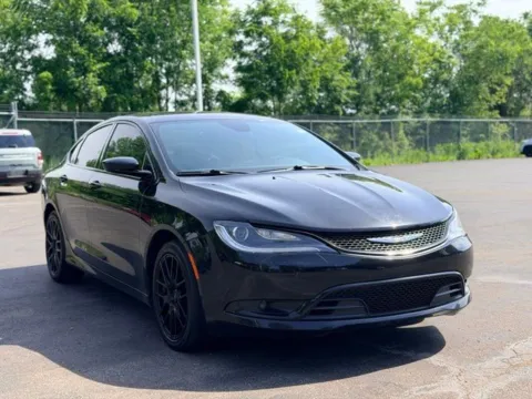 Photos of 2015 Chrysler 200 S for sale in Davison, MI at Hank Graff Chevrolet Davison