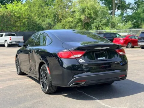 More photos of 2015 Chrysler 200 S at Hank Graff Chevrolet Davison, MI