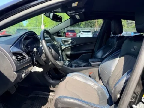 More photos of 2015 Chrysler 200 S at Hank Graff Chevrolet Davison, MI