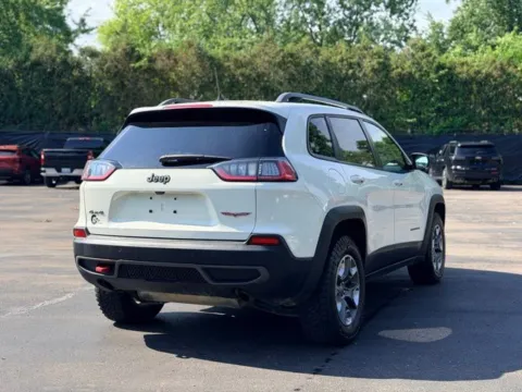 More photos of 2019 Jeep Cherokee Trailhawk at Hank Graff Chevrolet Davison, MI