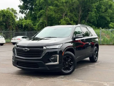 Photos of 2023 Chevrolet Traverse LT for sale in Davison, MI at Hank Graff Chevrolet Davison