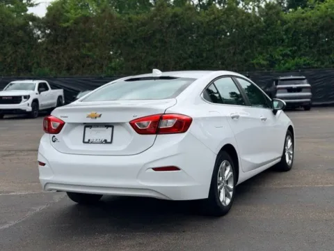 More photos of 2019 Chevrolet Cruze LT at Hank Graff Chevrolet Davison, MI