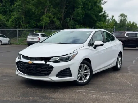 Photos of 2019 Chevrolet Cruze LT for sale in Davison, MI at Hank Graff Chevrolet Davison