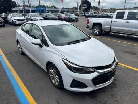 Photos of 2019 Chevrolet Cruze LT for sale in Davison, MI at Hank Graff Chevrolet Davison