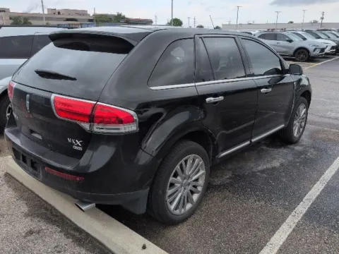 More photos of 2013 Lincoln MKX at Hank Graff Chevrolet Davison, MI