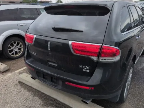 More photos of 2013 Lincoln MKX at Hank Graff Chevrolet Davison, MI