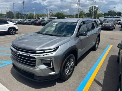 Gray 2025 Chevrolet Traverse LT for sale in Davison, MI