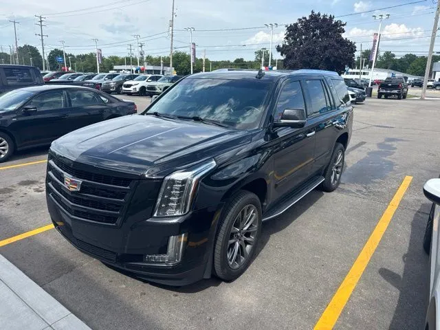 Black 2020 Cadillac Escalade Luxury for sale in Davison, MI