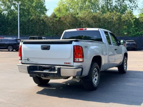 More photos of 2010 GMC Sierra 1500 SLE at Hank Graff Chevrolet Davison, MI