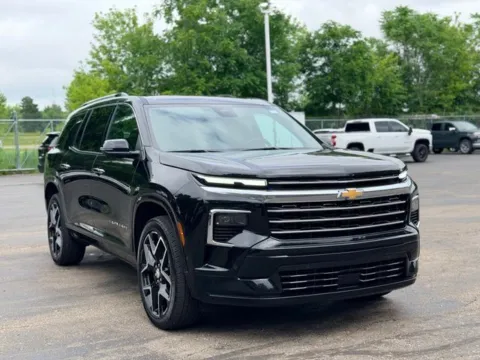 More photos of 2025 Chevrolet Traverse High Country at Hank Graff Chevrolet Davison, MI