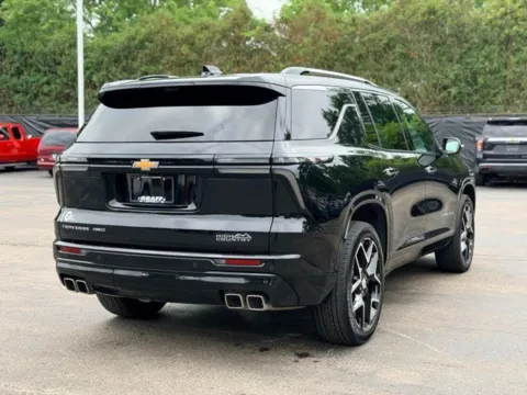 More photos of 2025 Chevrolet Traverse High Country at Hank Graff Chevrolet Davison, MI