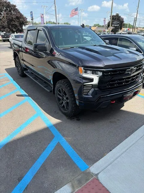 Gray 2022 Chevrolet Silverado 1500 LT Trail Boss for sale in Davison, MI