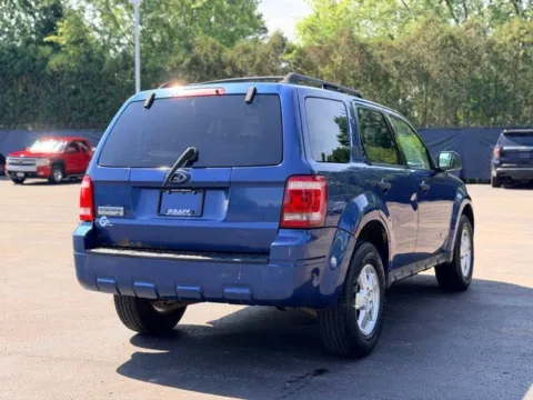More photos of 2008 Ford Escape XLT at Hank Graff Chevrolet Davison, MI