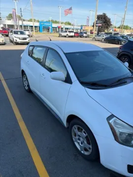 White 2009 Pontiac Vibe for sale in Davison, MI