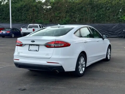 More photos of 2020 Ford Fusion SE at Hank Graff Chevrolet Davison, MI