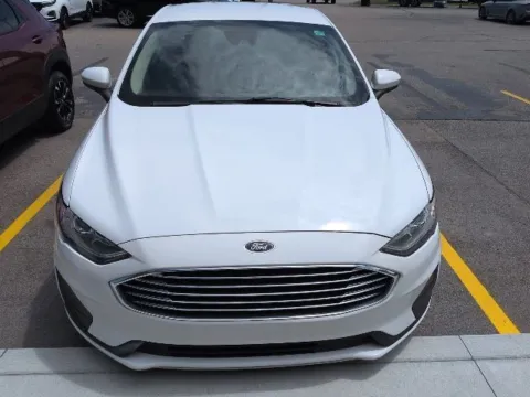 Photos of 2020 Ford Fusion SE for sale in Davison, MI at Hank Graff Chevrolet Davison