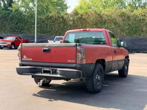 More photos of 2004 GMC Sierra 1500 Work Truck at Hank Graff Chevrolet Davison, MI