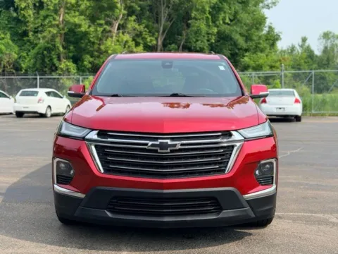 Photos of 2023 Chevrolet Traverse LT for sale in Davison, MI at Hank Graff Chevrolet Davison