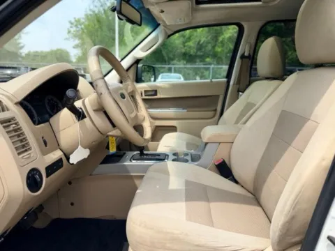 More photos of 2009 Ford Escape XLT at Hank Graff Chevrolet Davison, MI