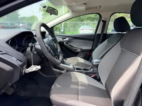 More photos of 2013 Ford Focus SE at Hank Graff Chevrolet Davison, MI