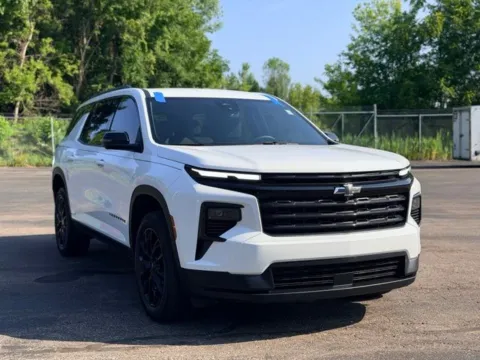 More photos of 2024 Chevrolet Traverse LT at Hank Graff Chevrolet Davison, MI