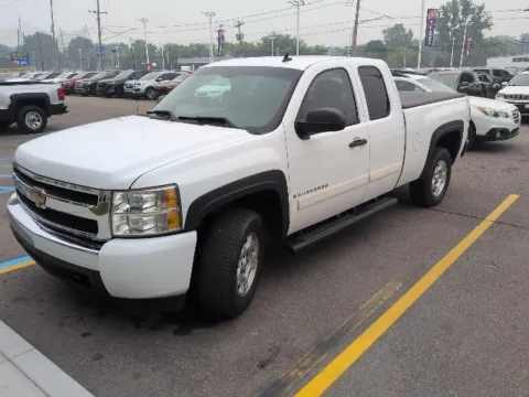 White 2008 Chevrolet Silverado 1500 LT for sale in Davison, MI