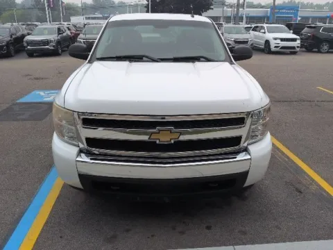 Photos of 2008 Chevrolet Silverado 1500 LT for sale in Davison, MI at Hank Graff Chevrolet Davison