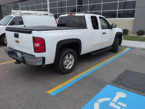 More photos of 2008 Chevrolet Silverado 1500 LT at Hank Graff Chevrolet Davison, MI
