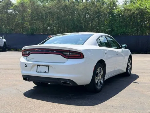 More photos of 2015 Dodge Charger SE at Hank Graff Chevrolet Davison, MI