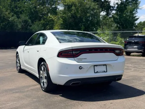More photos of 2015 Dodge Charger SE at Hank Graff Chevrolet Davison, MI
