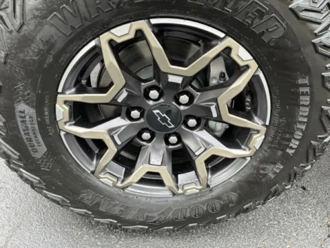 More photos of 2026 Chevrolet Colorado ZR2 at Hank Graff Chevrolet Davison, MI