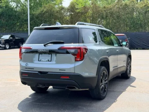 More photos of 2023 GMC Acadia SLT at Hank Graff Chevrolet Davison, MI