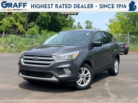 Gray 2017 Ford Escape SE for sale in Davison, MI
