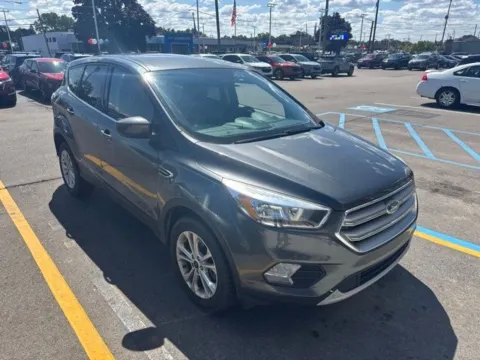 Photos of 2017 Ford Escape SE for sale in Davison, MI at Hank Graff Chevrolet Davison
