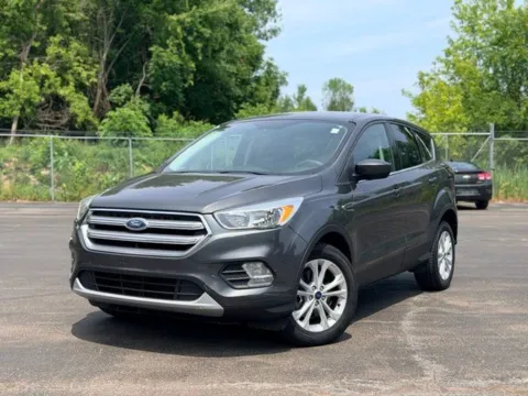 Gray 2017 Ford Escape SE for sale in Davison, MI
