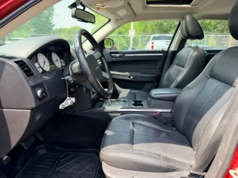 More photos of 2008 Chrysler 300 Touring at Hank Graff Chevrolet Davison, MI