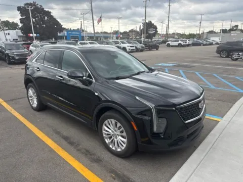 Black 2024 Cadillac XT4 Luxury for sale in Davison, MI